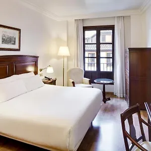 https://hesperia-granada.es-andalucia.com