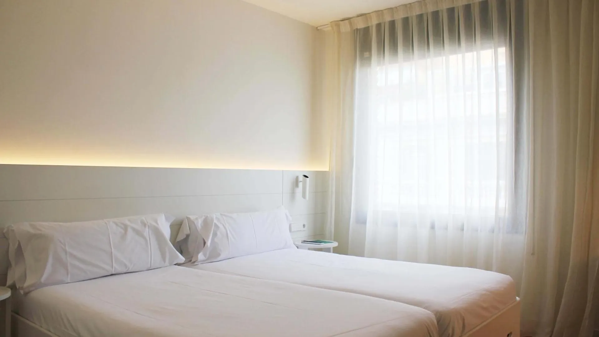 Pol & Grace Hotel location